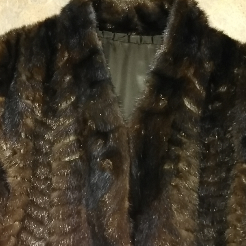 Stunning beautiful vintage mink coat.size 10-12